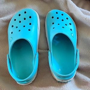 Womens Size 7 Teal Crocs